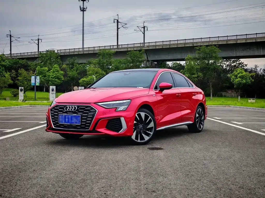 Audi A3 — фото 1