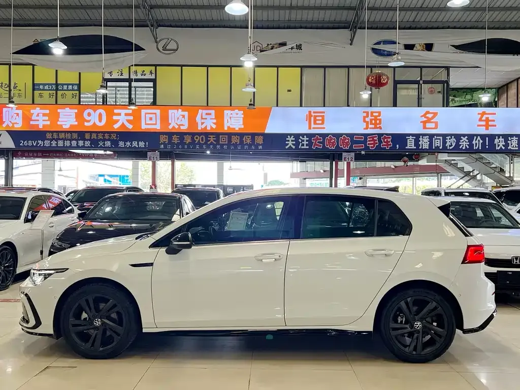Volkswagen Golf 2023 из CN, фото 4
