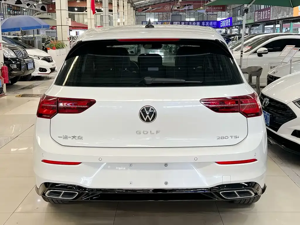 Volkswagen Golf 2023 из CN, фото 6