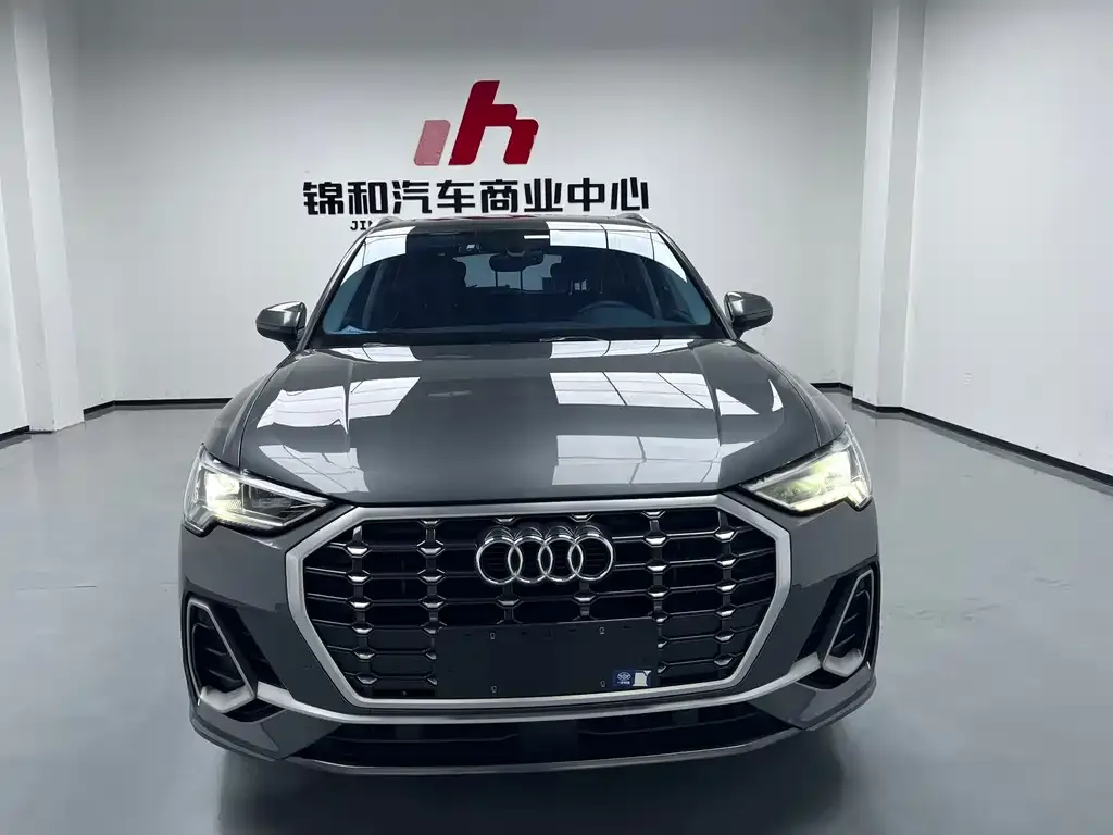 Audi Q3 2023 из CN, фото 2