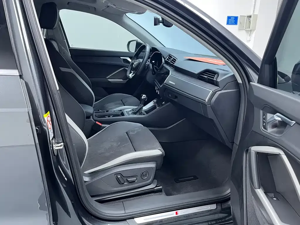 Audi Q3 2023 из CN, фото 6