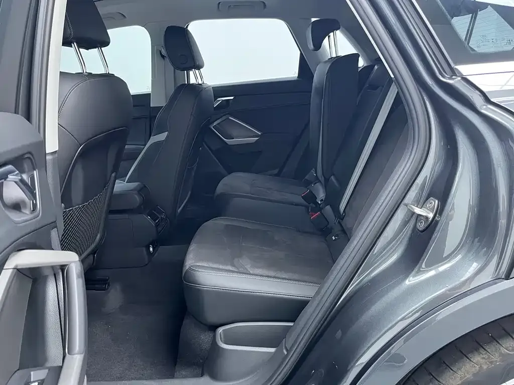Audi Q3 2023 из CN, фото 7