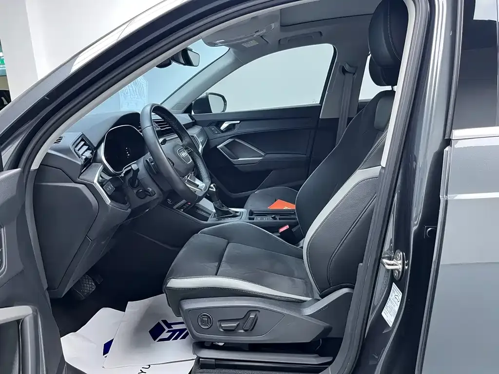 Audi Q3 2023 из CN, фото 8
