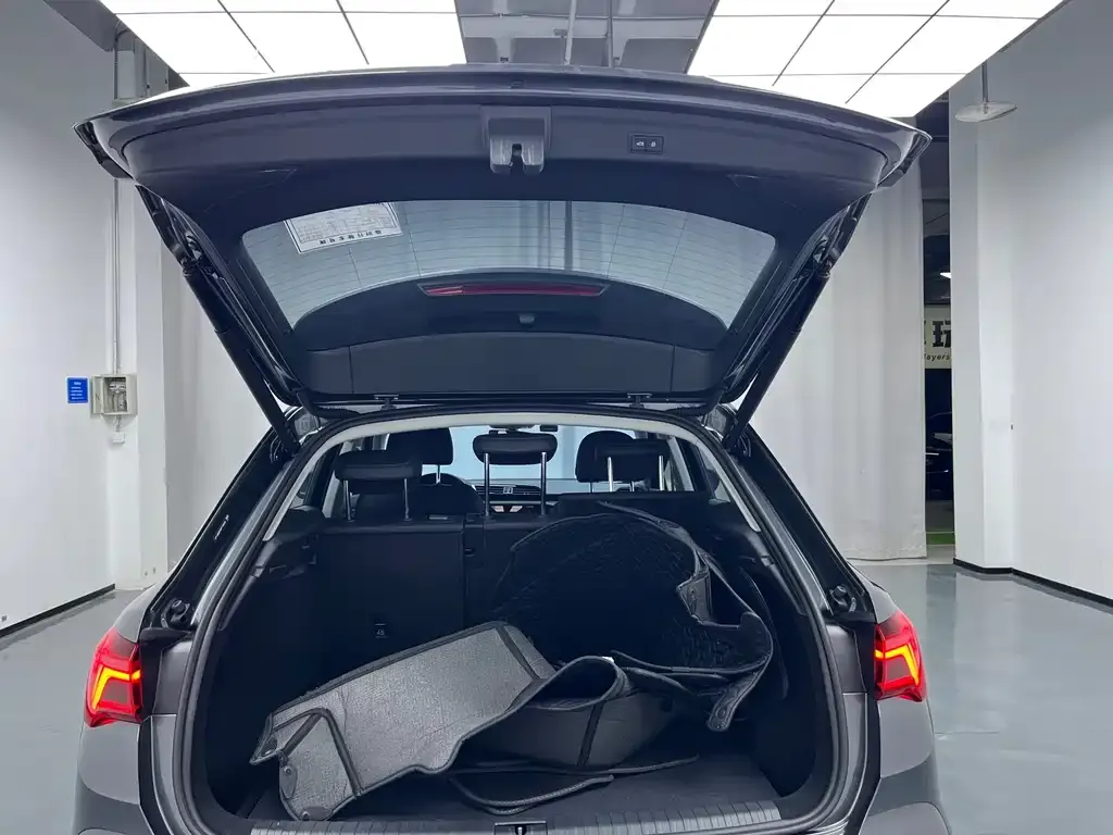 Audi Q3 2023 из CN, фото 9