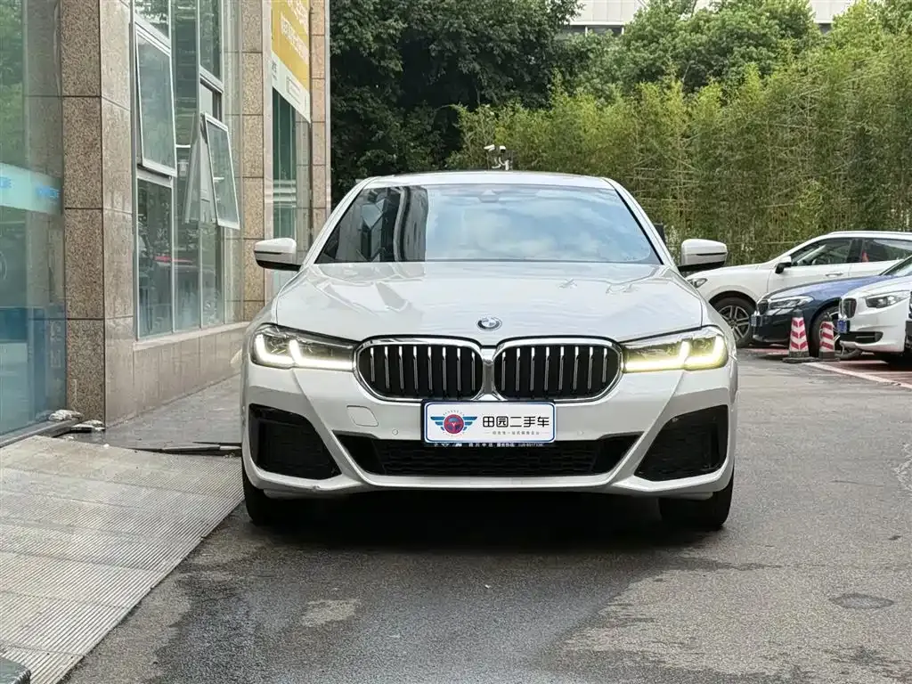 BMW 5 Series — фото 2