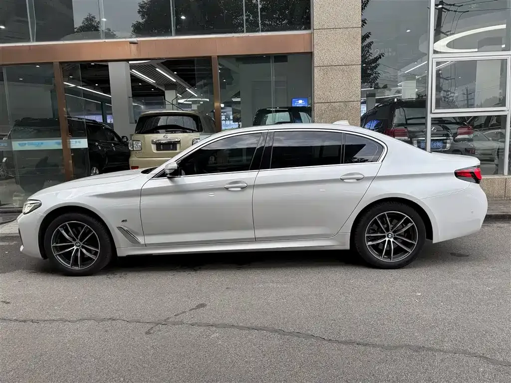 BMW 5 Series — фото 3
