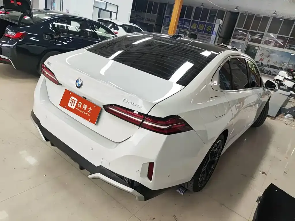 BMW 5 Series 2025 из CN, фото 4