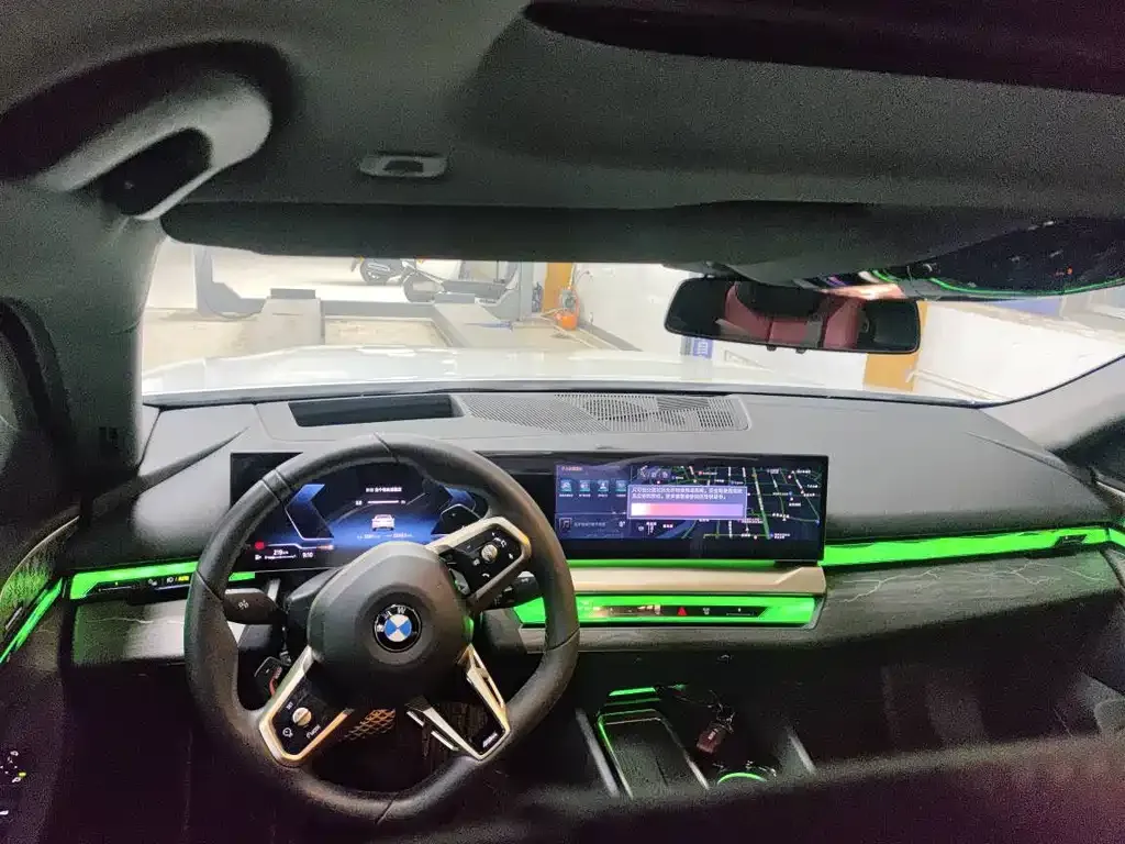 BMW 5 Series 2025 из CN, фото 7