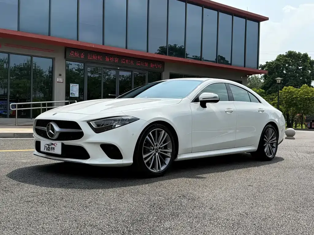Mercedes-Benz CLS — фото 1