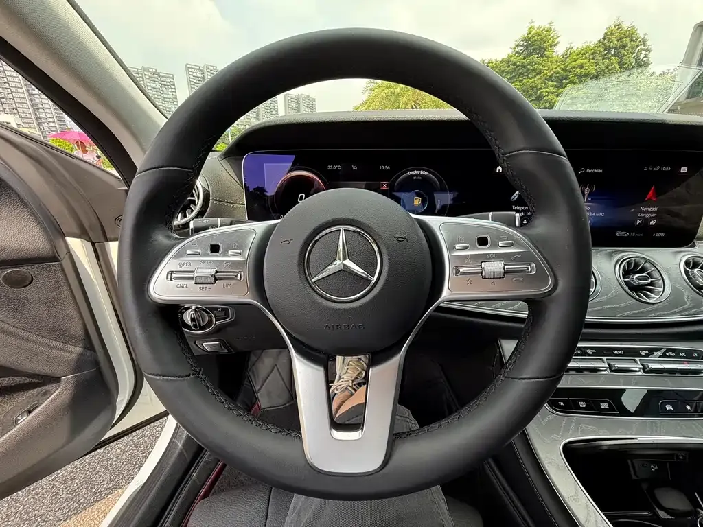 Mercedes-Benz CLS — фото 5