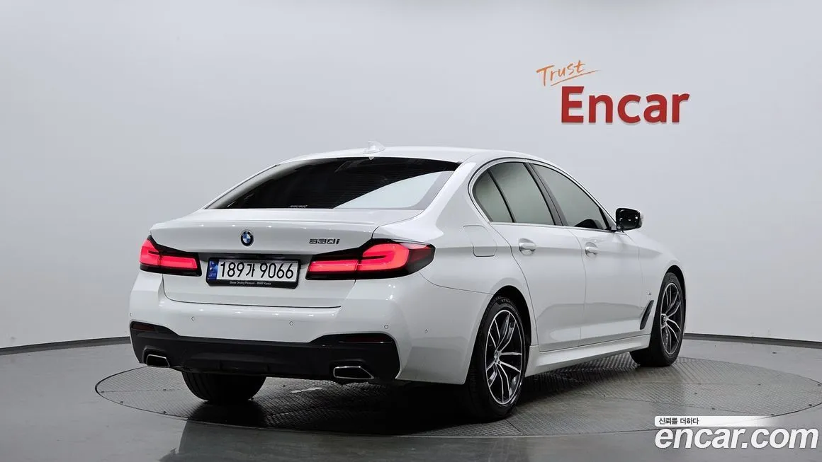 BMW 5-Series 2023 из KR, фото 2