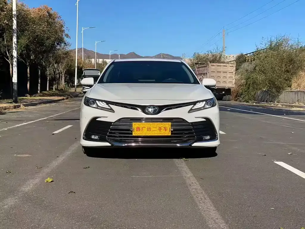 Toyota Camry 2023 из CN, фото 1
