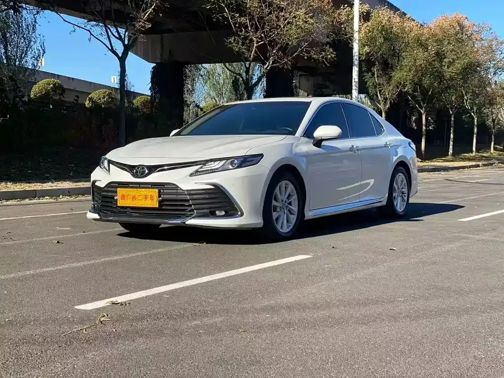 Toyota Camry 2023 из CN, фото 2