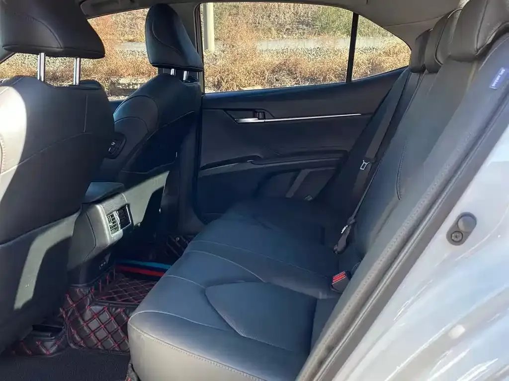 Toyota Camry 2023 из CN, фото 8