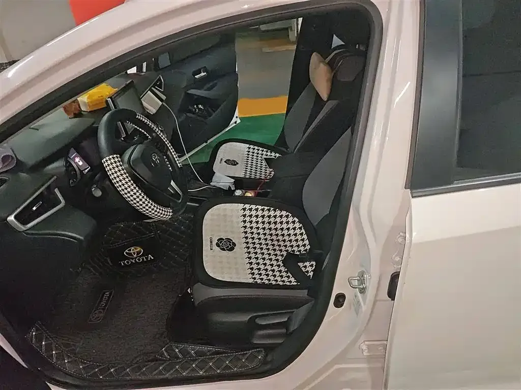 Toyota Corolla 2022 из CN, фото 8