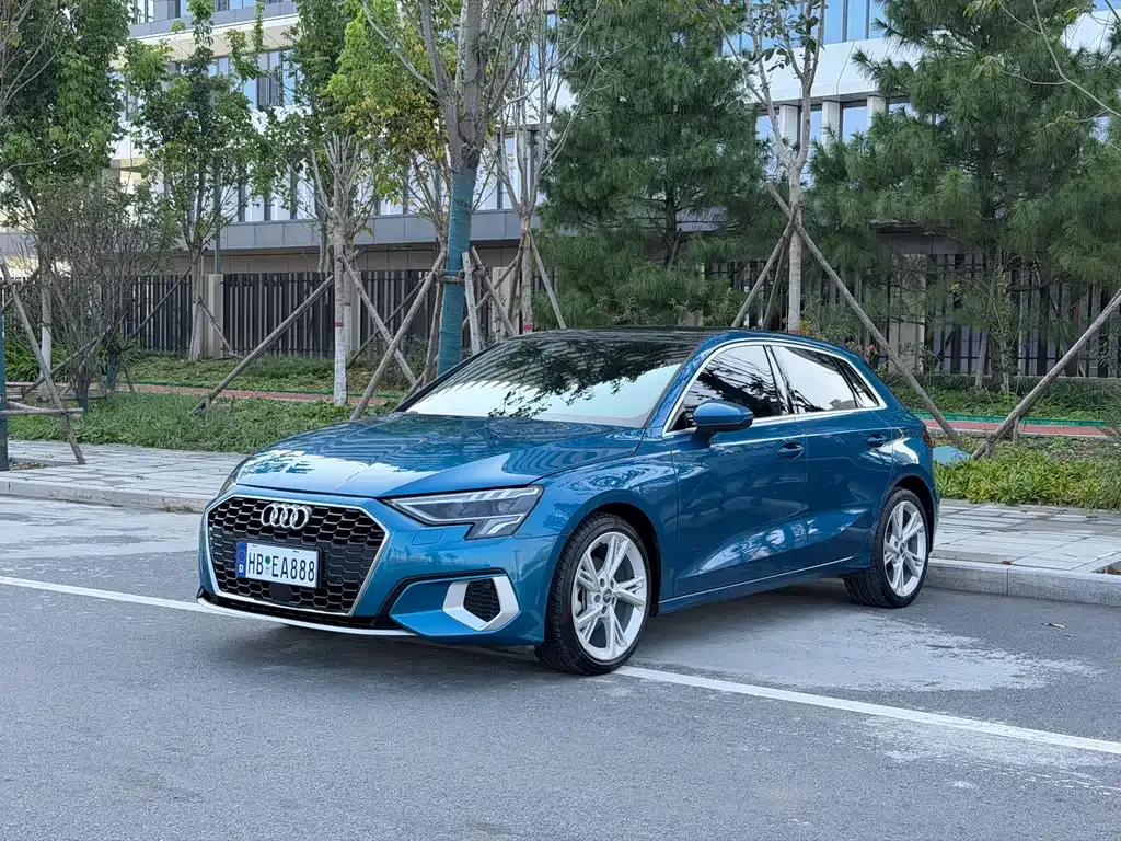 Audi A3 — фото 1