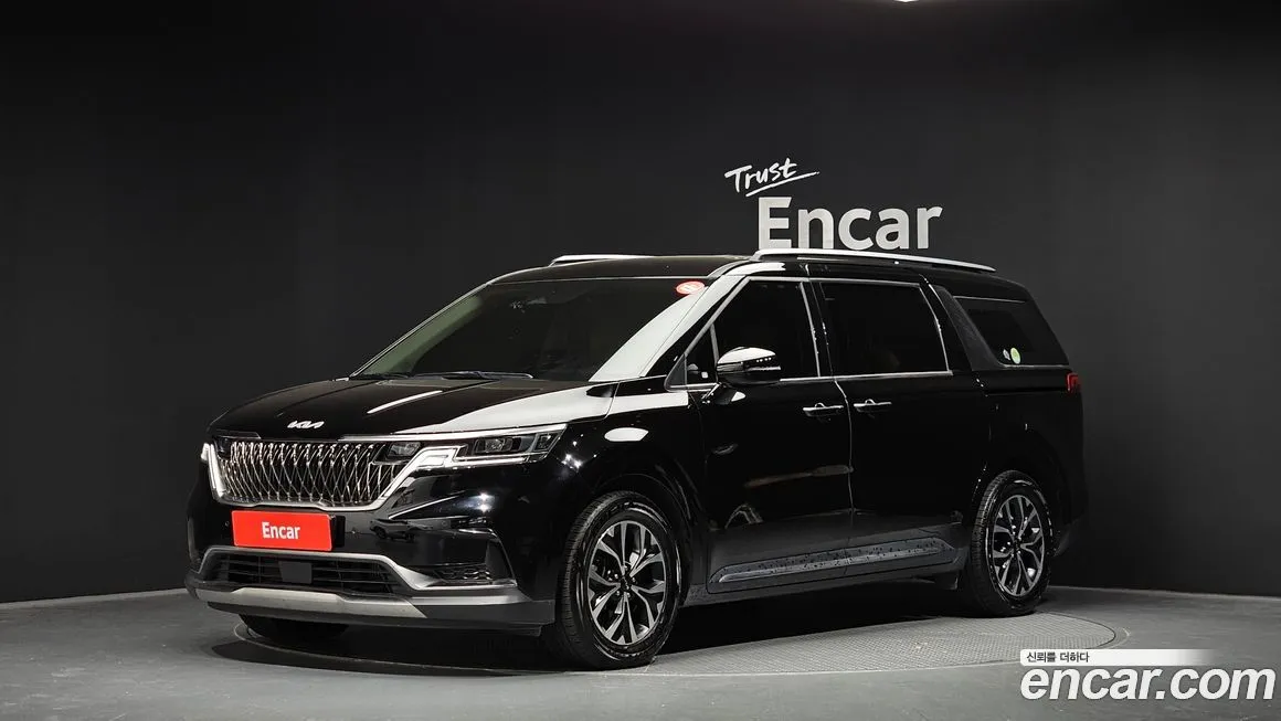 Kia Carnival — фото 1