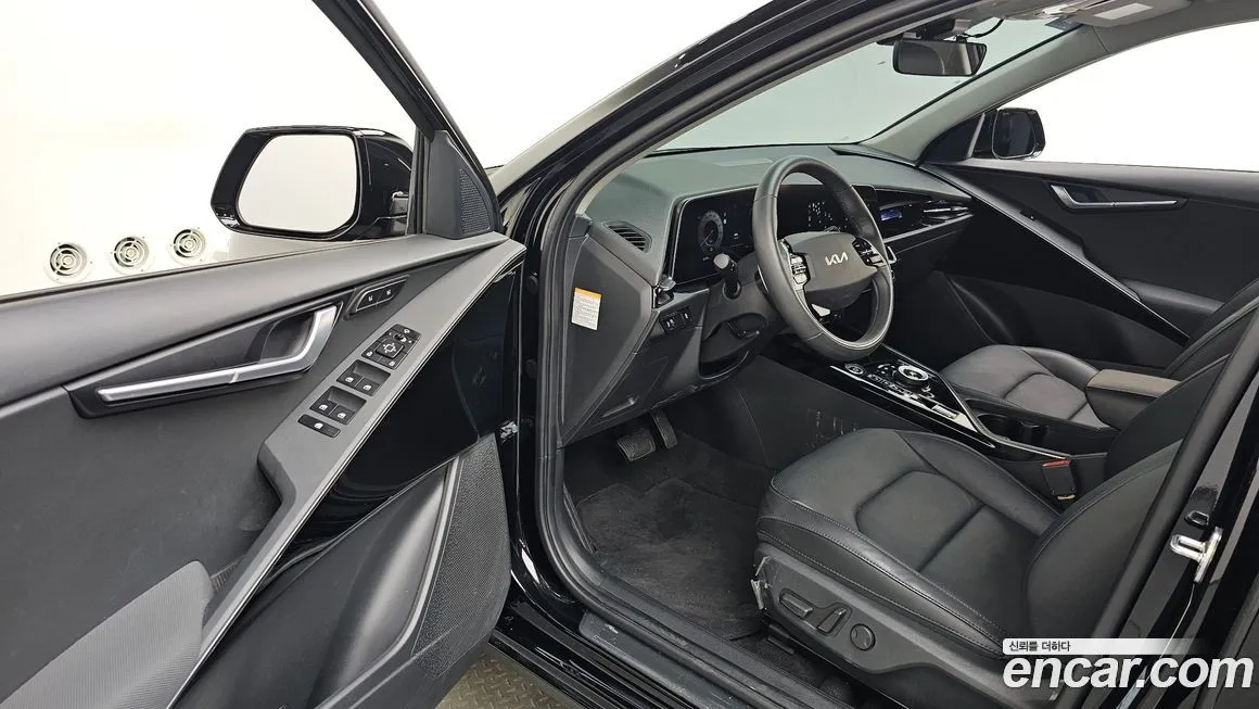 Kia Niro 2023 из KR, фото 10