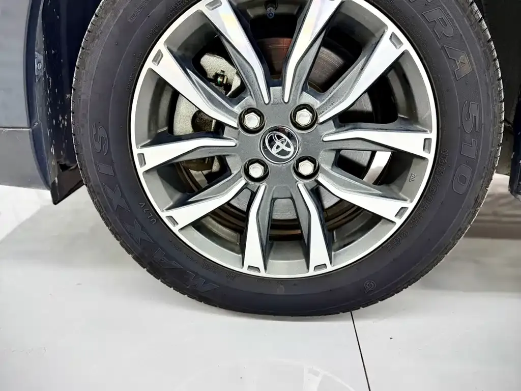Toyota Yaris L — фото 9