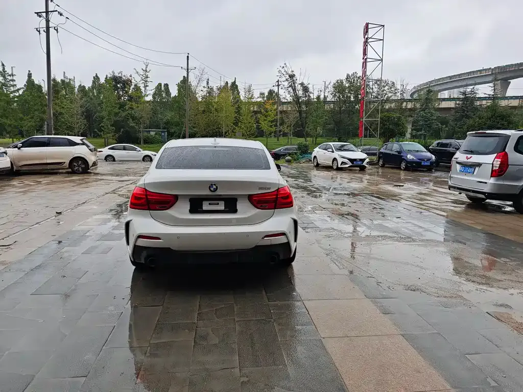 BMW 1 Series 2023 из CN, фото 3