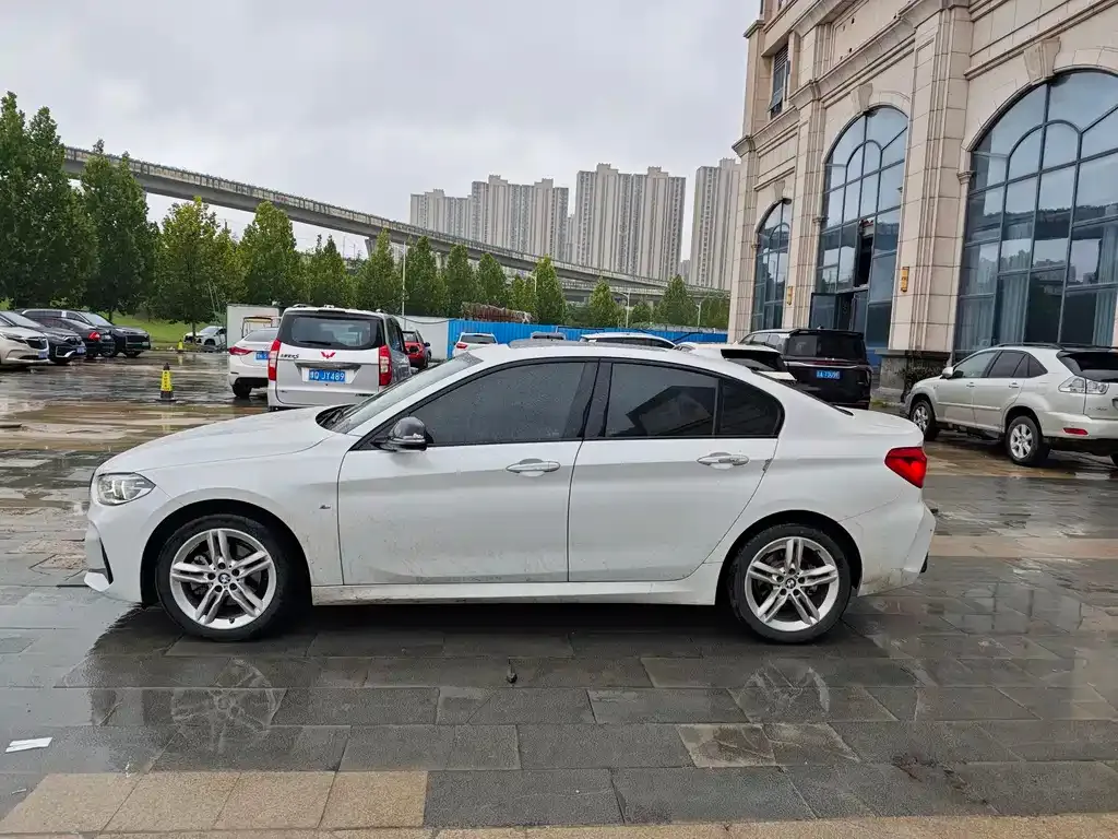BMW 1 Series 2023 из CN, фото 4