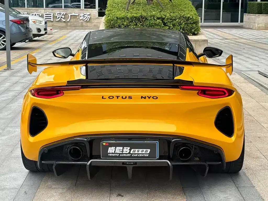 Lotus Emira — фото 8