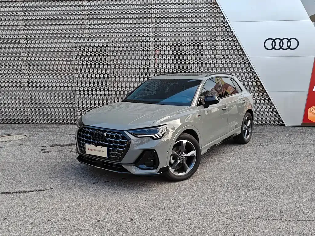 Audi Q3 — фото 1