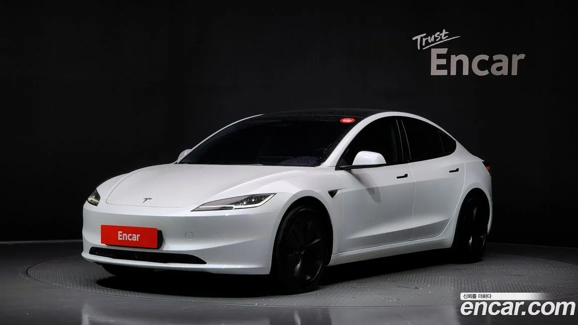Tesla Model 3 — фото 1