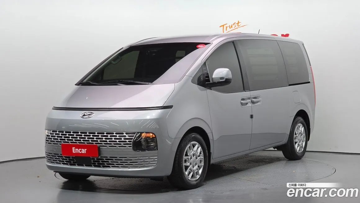 Hyundai Staria — фото 1