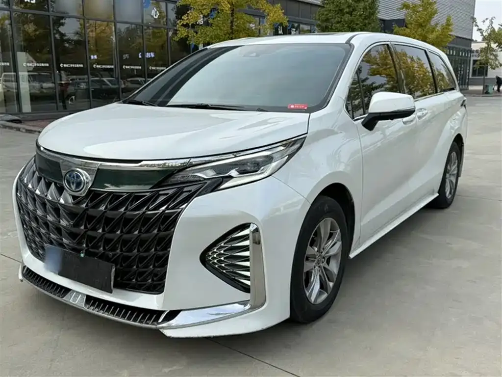 Toyota Sienna — фото 1