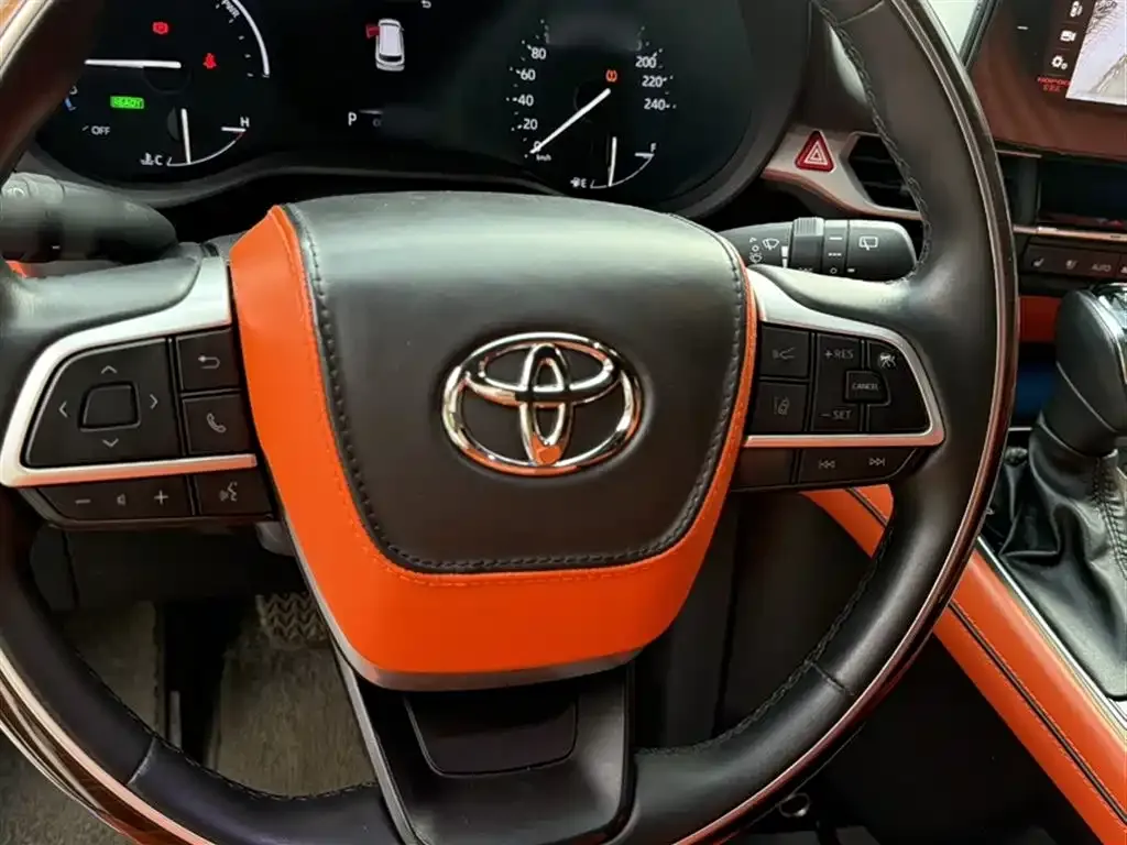 Toyota Sienna — фото 3