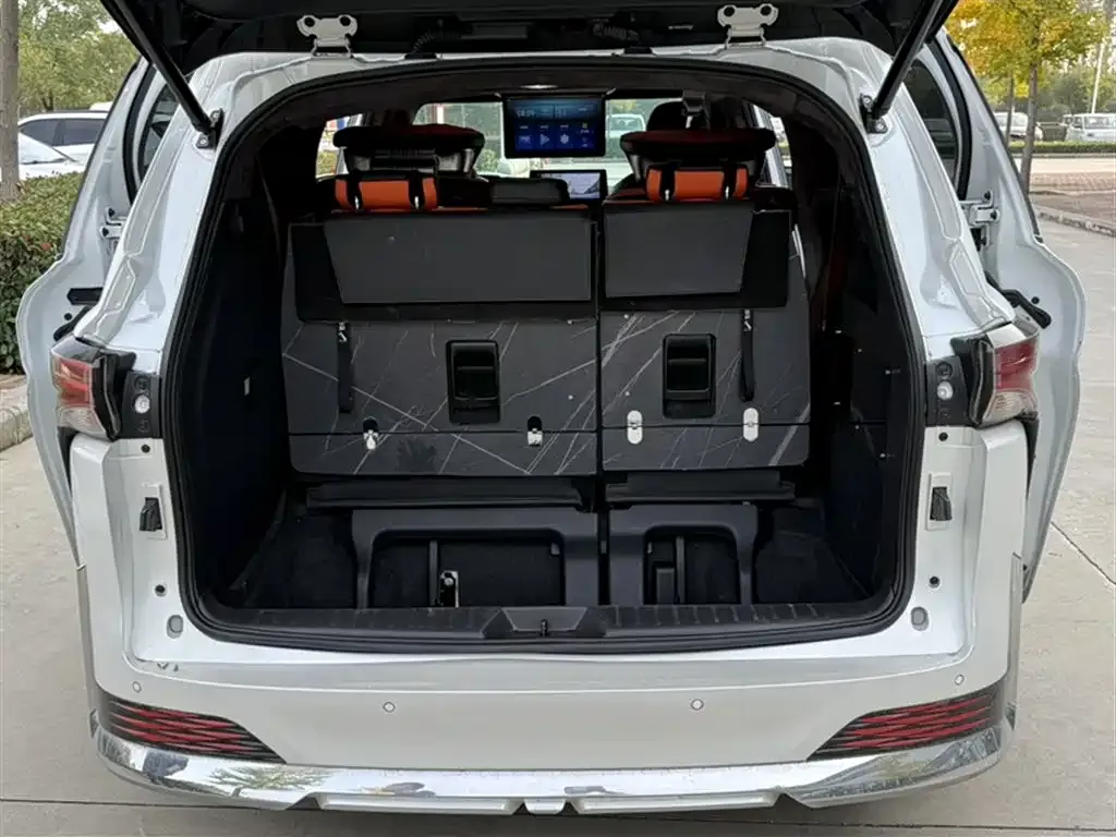 Toyota Sienna — фото 6