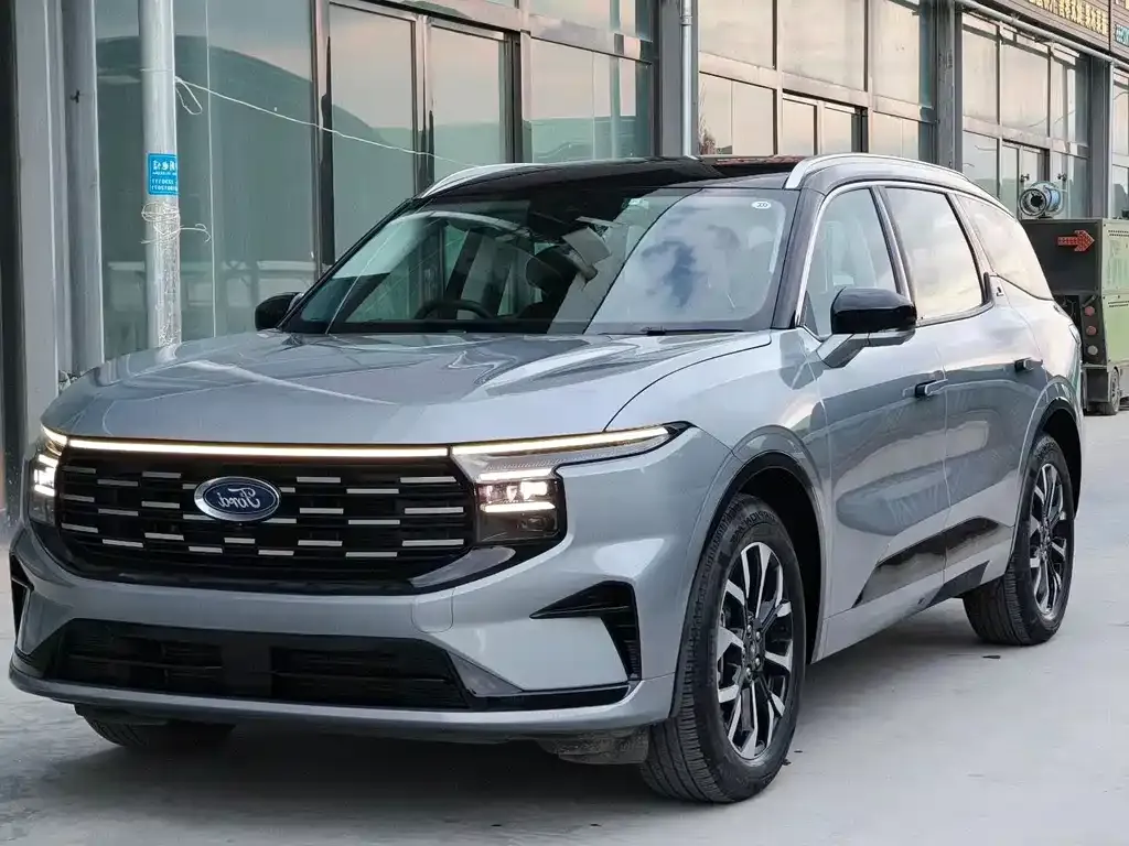 Ford Edge — фото 1