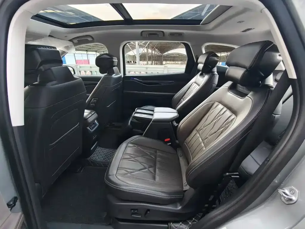 Ford Edge — фото 10