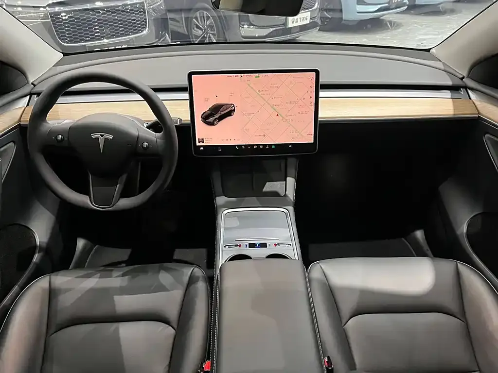 Tesla Model Y — фото 7