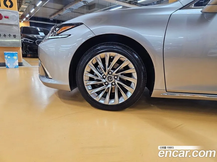 Lexus ES 2025 из KR, фото 5