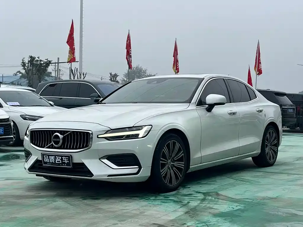 Volvo S60 2021 из CN, фото 1