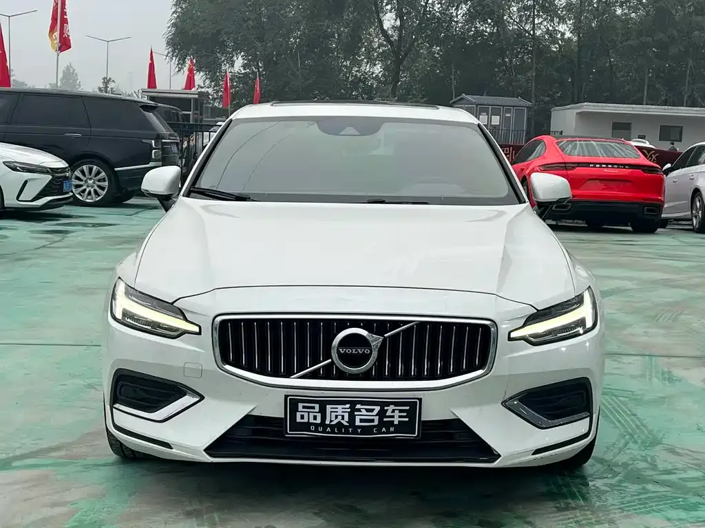 Volvo S60 2021 из CN, фото 3