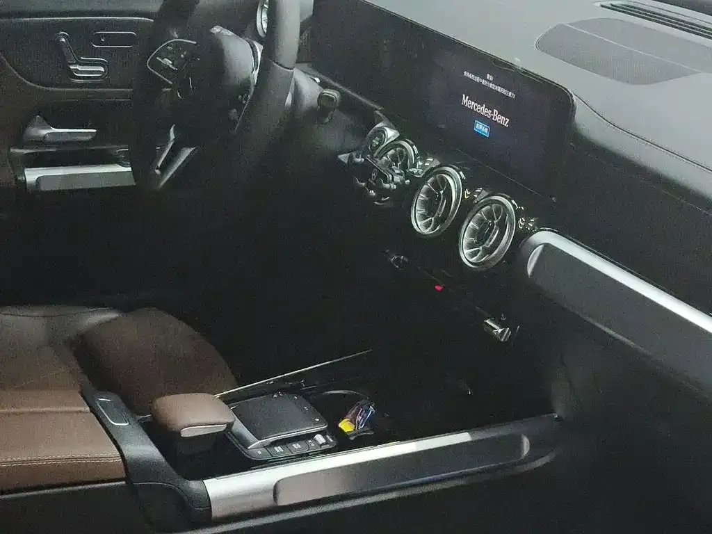 Mercedes-Benz GLB 2023 из CN, фото 5