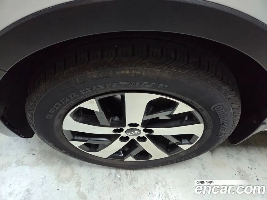 Kia Sorento — фото 5