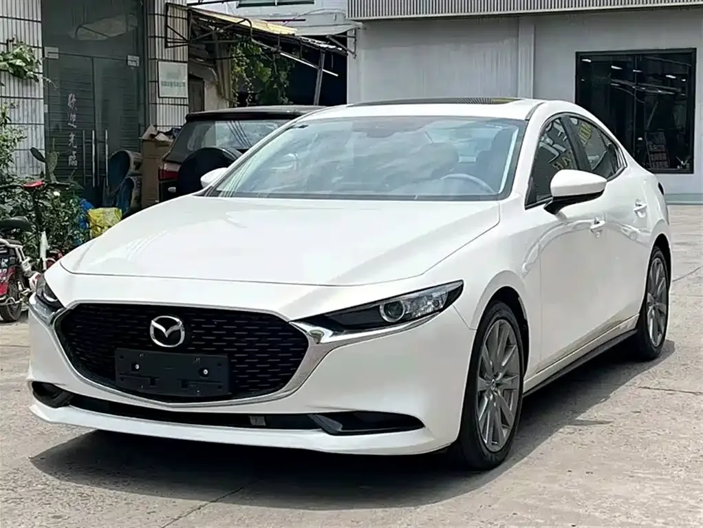 Mazda 3 Axela 2022 из CN, фото 1