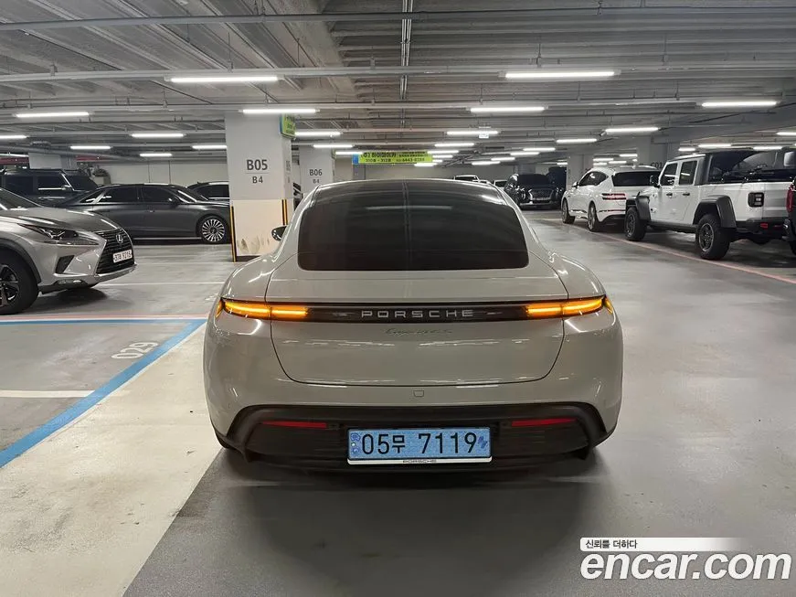 Porsche Taycan 2025 из KR, фото 4