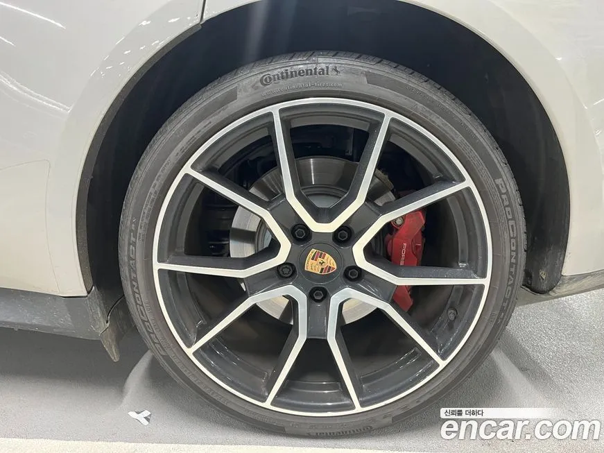 Porsche Taycan 2025 из KR, фото 6