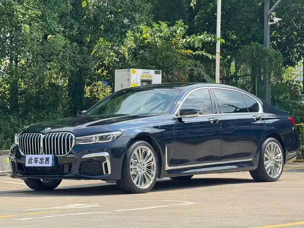 BMW 7 Series 2022 из CN, фото 1