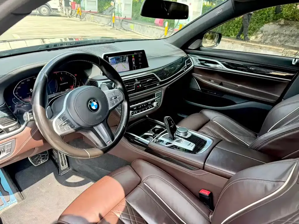 BMW 7 Series 2022 из CN, фото 4