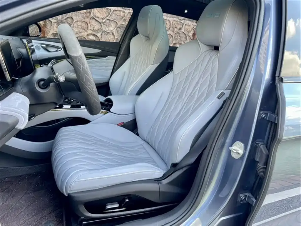BYD Seal — фото 8