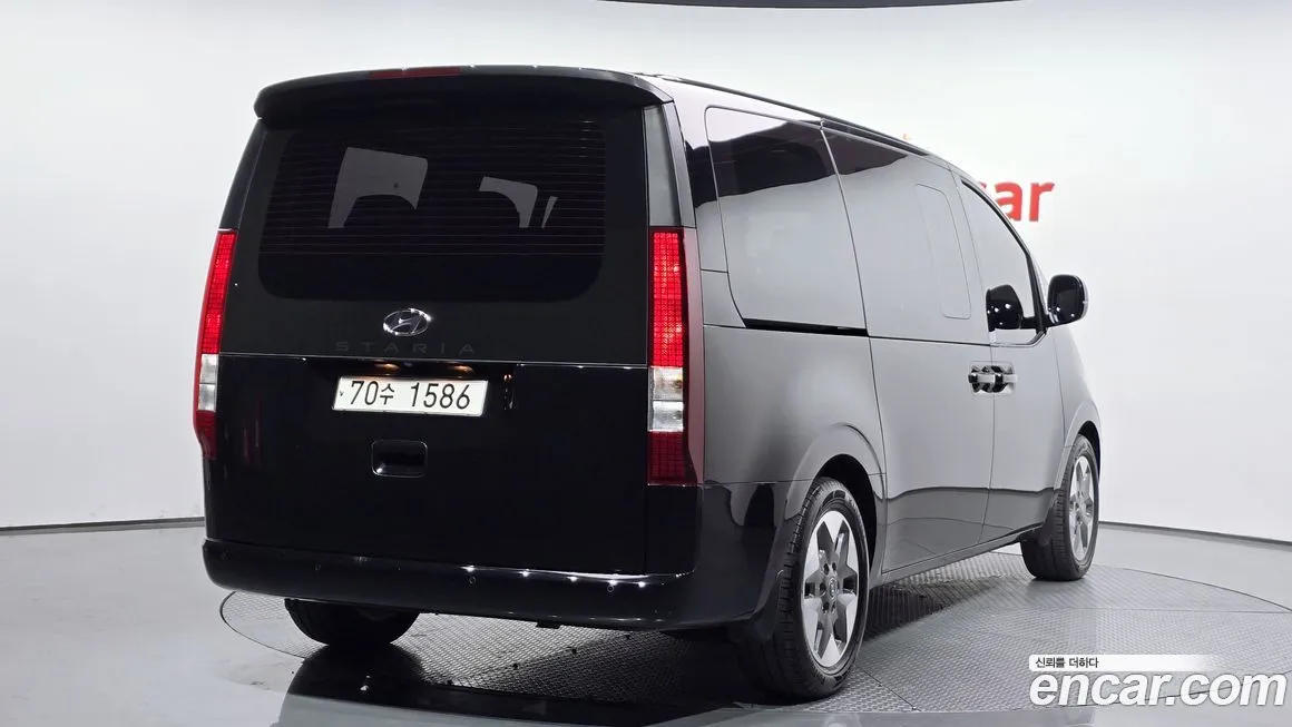 Hyundai Staria — фото 2