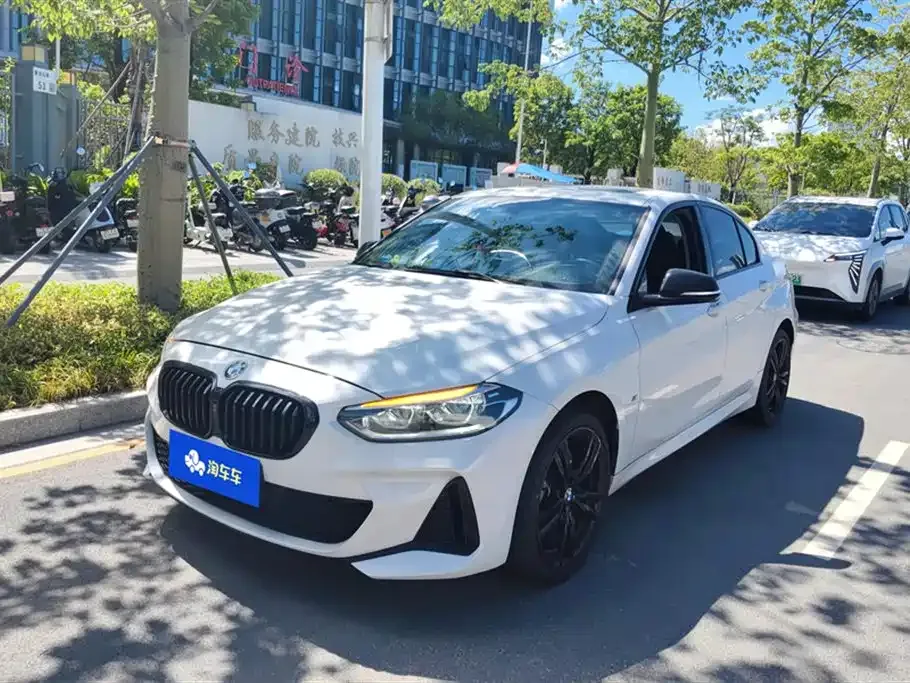 BMW 1 Series 2022 из CN, фото 1