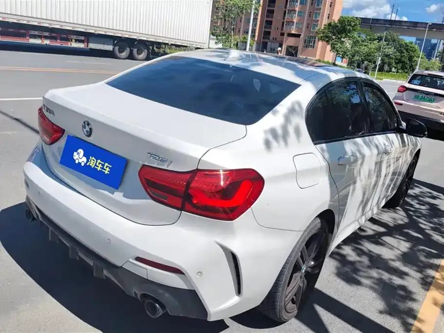 BMW 1 Series 2022 из CN, фото 3