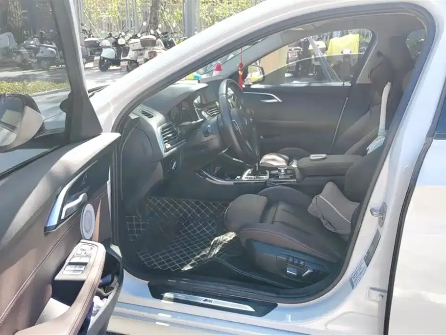 BMW 1 Series 2022 из CN, фото 9